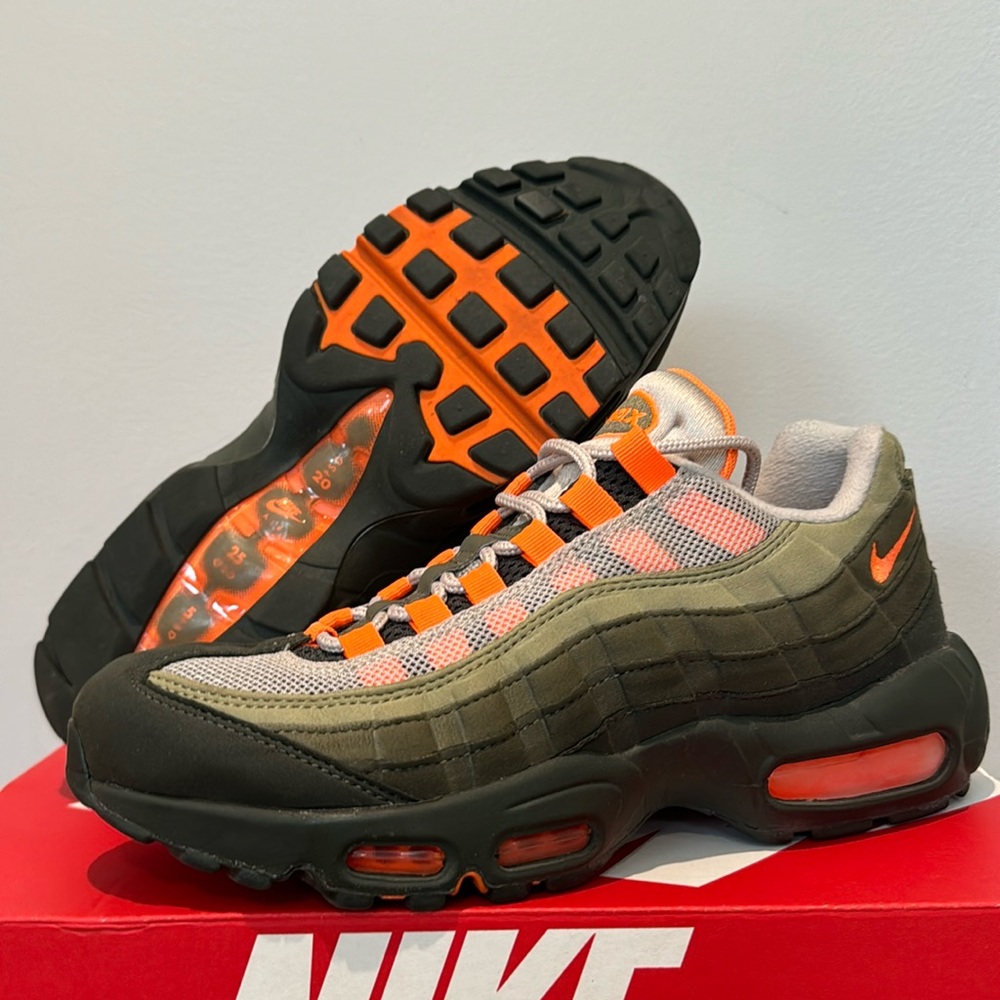 Used Nike Air Max 95 OG Men’s size 7.5, Women’s 9